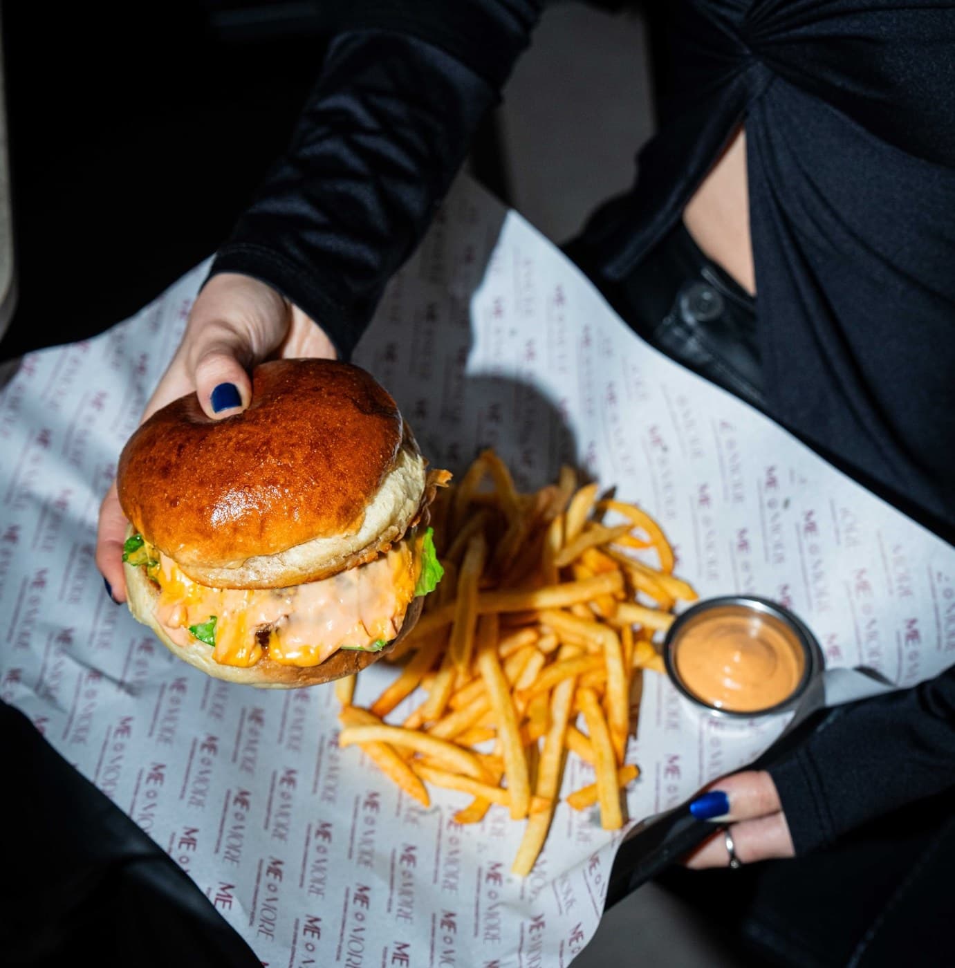 Burger ve patates kızartması